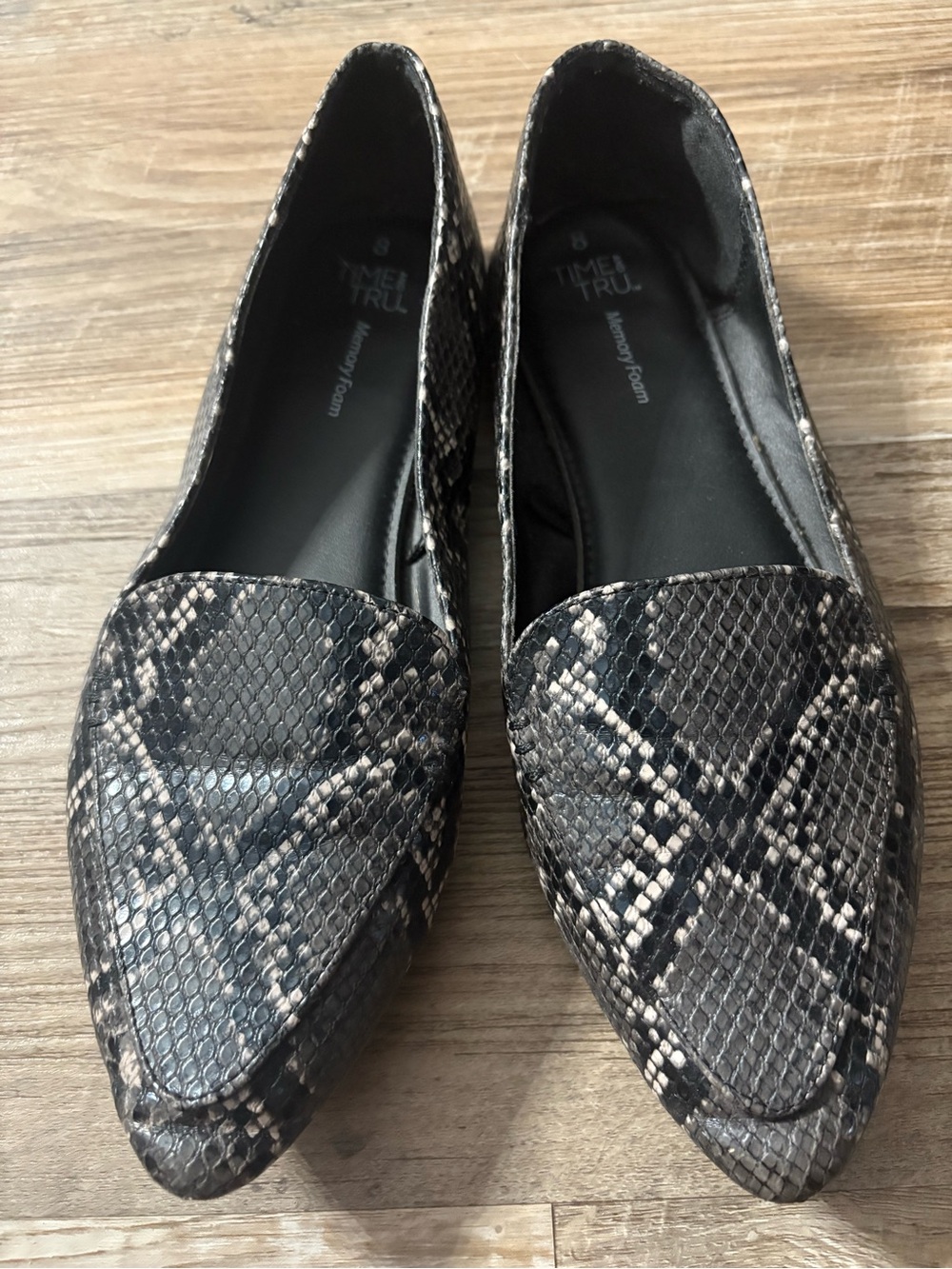 Time and Tru Black and Tan Snake-Print Pointed Flats